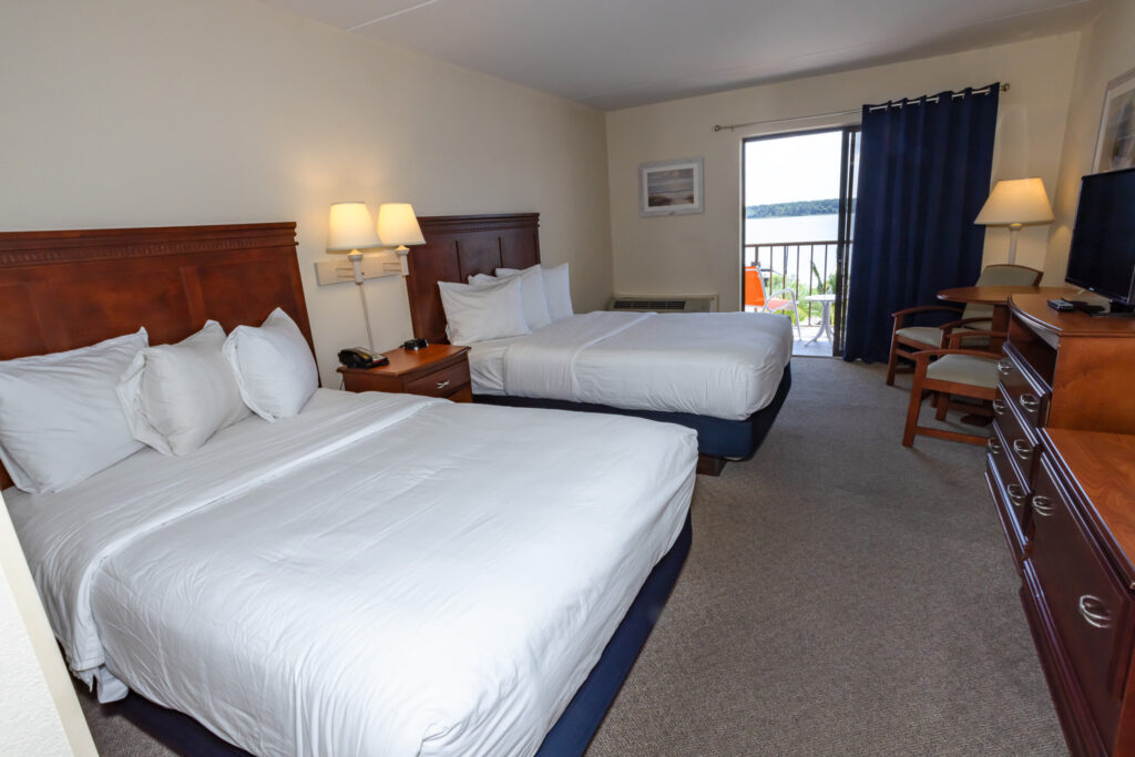 2 queen beds at Bay resort